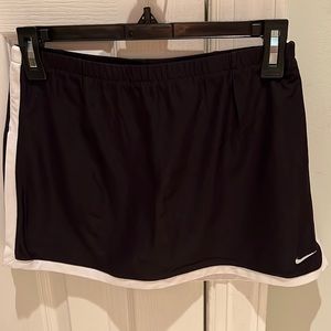 Nike woman’s tennis skirt